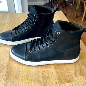 Men’s black boots